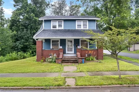 304 E Lisbon St, Waynesburg, OH 44688