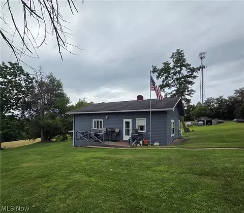 330 Young Ln, Saint Clairsville, OH 43950