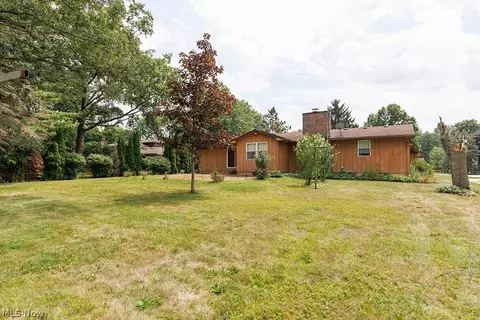 Exterior - 43254 Dellefield Rd, Elyria, OH 44035 photo 2 of 4