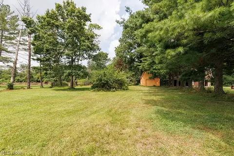 Exterior - 43254 Dellefield Rd, Elyria, OH 44035 photo 4 of 4