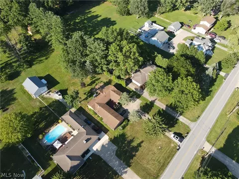 View/Area - 43254 Dellefield Rd, Elyria, OH 44035 photo 2 of 3
