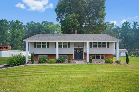 122 Oak Dr, Parkersburg, WV 26104