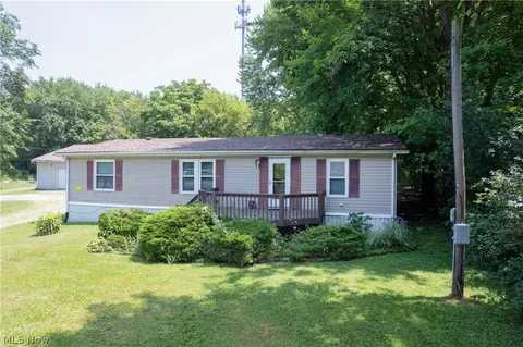 1125 S Johnson Rd, Sebring, OH 44672 photo 2