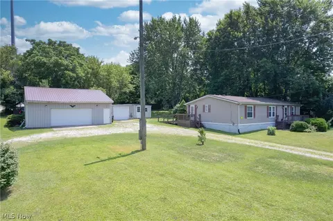 1125 S Johnson Rd, Sebring, OH 44672 photo 3