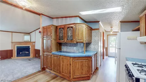 1125 S Johnson Rd, Sebring, OH 44672 photo 4