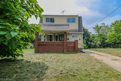 980 Evangeline Rd, Cleveland, OH 44110