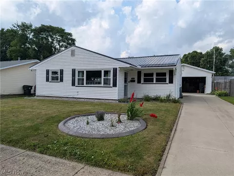 2325 Cathy Dr NE, Canton, OH 44705