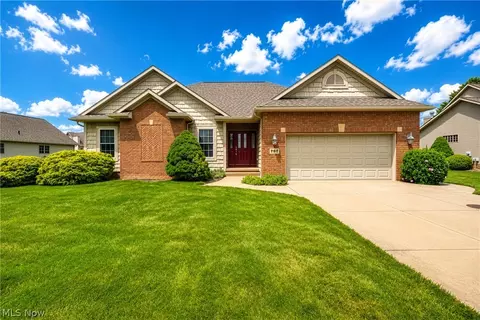 767 Mesa Verde Dr, Barberton, OH 44203