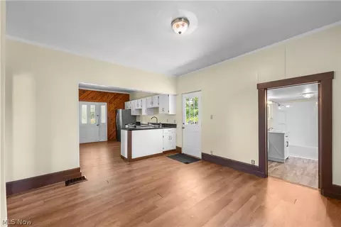 Living - 15869 Millfield Rd, Millfield, OH 45761 photo 3 of 4