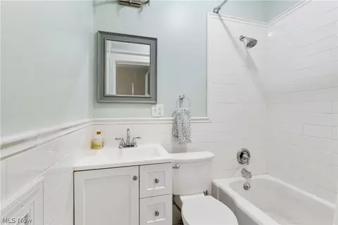 Bath - 34 Orchard Rd, Wheeling, WV 26003 photo 4 of 4