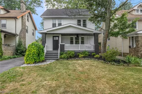 2108 Hampstead Rd, Cleveland Heights, OH 44118