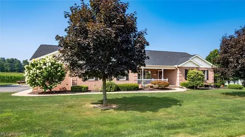 3660 Michelle Ln, Zanesville, OH 43701