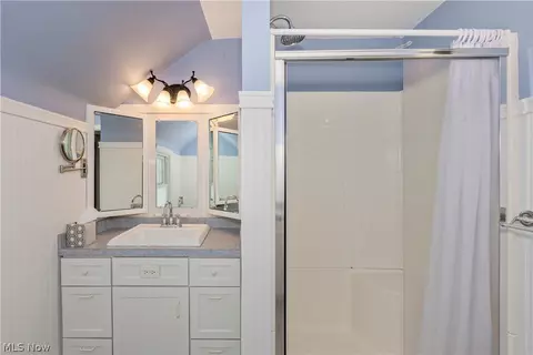 Bath - 2804 Orchard Dr, Willoughby Hills, OH 44092 photo 2 of 3