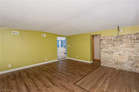 Living - 2804 Orchard Dr, Willoughby Hills, OH 44092 photo 7 of 7