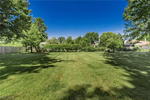 Exterior - 2804 Orchard Dr, Willoughby Hills, OH 44092 photo 15 of 16