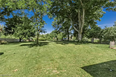 Exterior - 2804 Orchard Dr, Willoughby Hills, OH 44092 photo 16 of 16