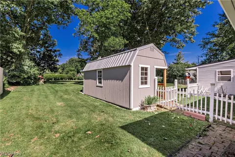 Exterior - 2804 Orchard Dr, Willoughby Hills, OH 44092 photo 11 of 16