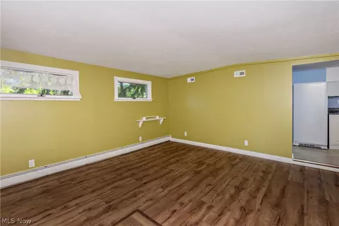 Living - 2804 Orchard Dr, Willoughby Hills, OH 44092 photo 6 of 7
