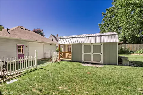 Exterior - 2804 Orchard Dr, Willoughby Hills, OH 44092 photo 10 of 16