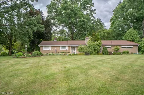 5345 Schario Rd NW, Canton, OH 44718