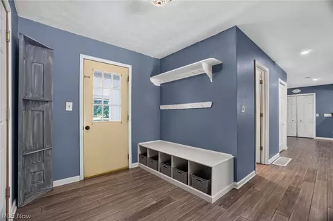 Entry Way - 12 Square Circle Dr, Madison, OH 44057 photo 6 of 8