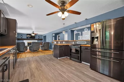 Kitchen - 12 Square Circle Dr, Madison, OH 44057 photo 3 of 5