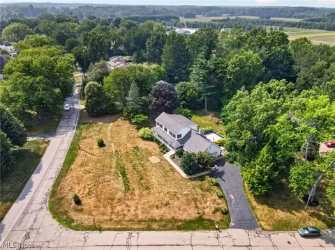 View/Area - 12 Square Circle Dr, Madison, OH 44057 photo 1 of 1
