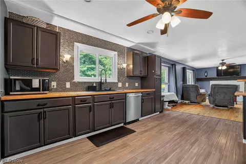 Kitchen - 12 Square Circle Dr, Madison, OH 44057 photo 2 of 5