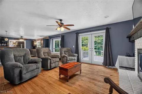 Living - 12 Square Circle Dr, Madison, OH 44057 photo 1 of 2