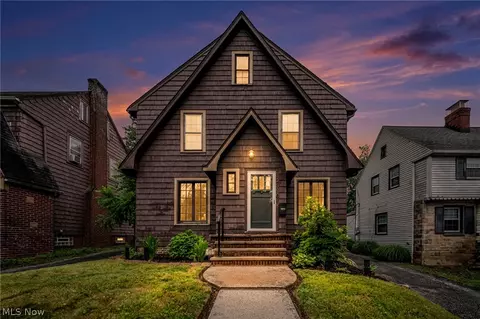 2390 Rinard Rd, Cleveland Heights, OH 44118