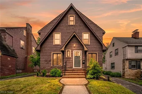 2390 Rinard Rd, Cleveland Heights, OH 44118