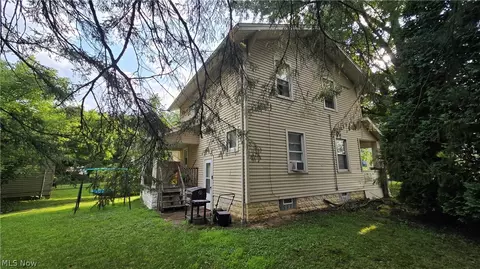 Exterior - 442 Poland Ave, Struthers, OH 44471 photo 2 of 4
