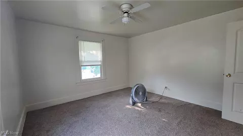 Bedroom - 442 Poland Ave, Struthers, OH 44471 photo 9 of 10