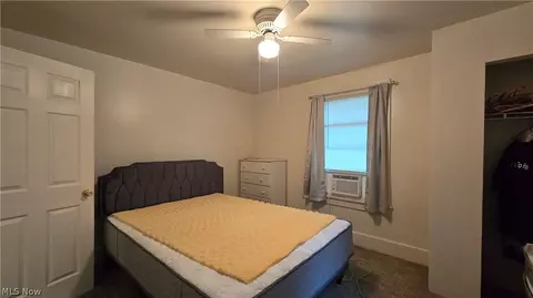 Bedroom - 442 Poland Ave, Struthers, OH 44471 photo 4 of 10