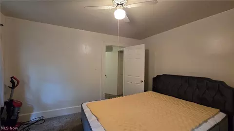 Bedroom - 442 Poland Ave, Struthers, OH 44471 photo 2 of 10