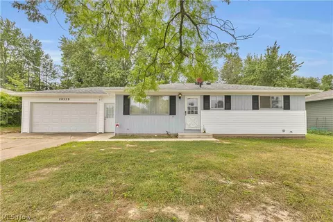 20559 Westwood Park Blvd, Strongsville, OH 44149