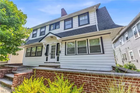 3208 Euclid Heights Blvd, Cleveland Heights, OH 44118