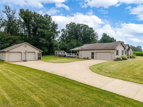 Exterior - 227 Easton Rd, Creston, OH 44217 photo 4 of 10