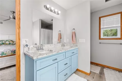 Bath - 227 Easton Rd, Creston, OH 44217 photo 2 of 5