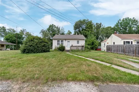 731 14th St SE, Massillon, OH 44646