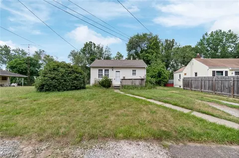 731 14th St SE, Massillon, OH 44646