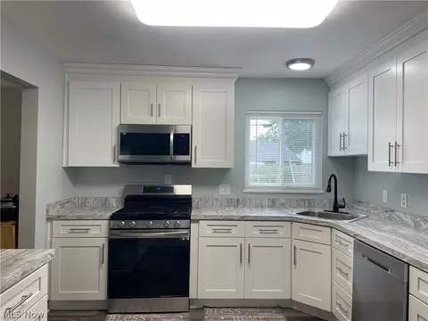 Kitchen - 696 Walnut Dr, Euclid, OH 44132 photo 1 of 2