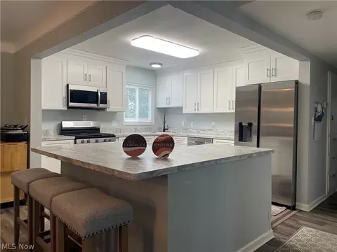 Kitchen - 696 Walnut Dr, Euclid, OH 44132 photo 2 of 2