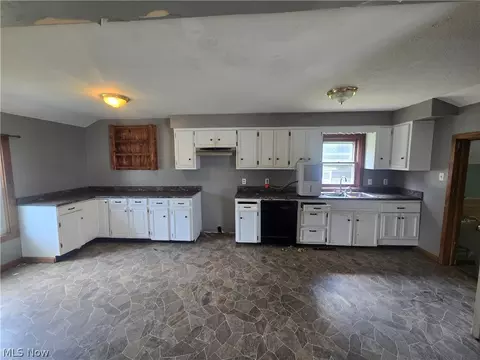 Kitchen - 4225 Hattrick Rd, Rootstown, OH 44272 photo 1 of 1