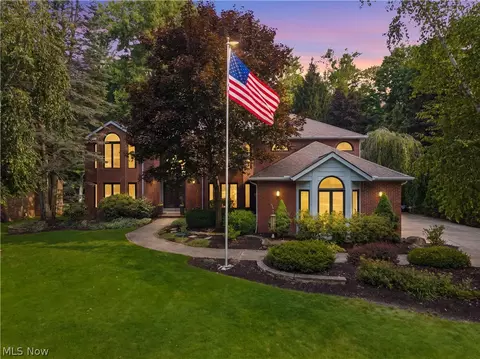 4510 Glen Eagle Dr, Brecksville, OH 44141