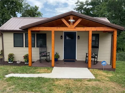 1405 Ridgeway Ave, Parkersburg, WV 26101