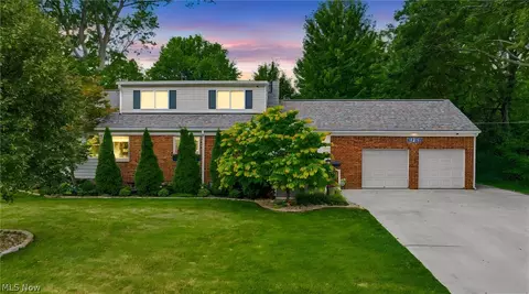 5758 Fitch Rd, North Olmsted, OH 44070
