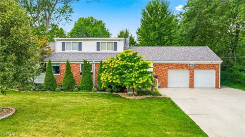 5758 Fitch Rd, North Olmsted, OH 44070