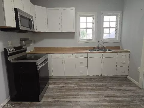 Kitchen - 355 12th, Elyria, OH 44035 photo 1 of 2