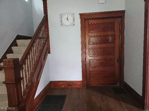 Entry Way - 355 12th, Elyria, OH 44035 photo 1 of 2